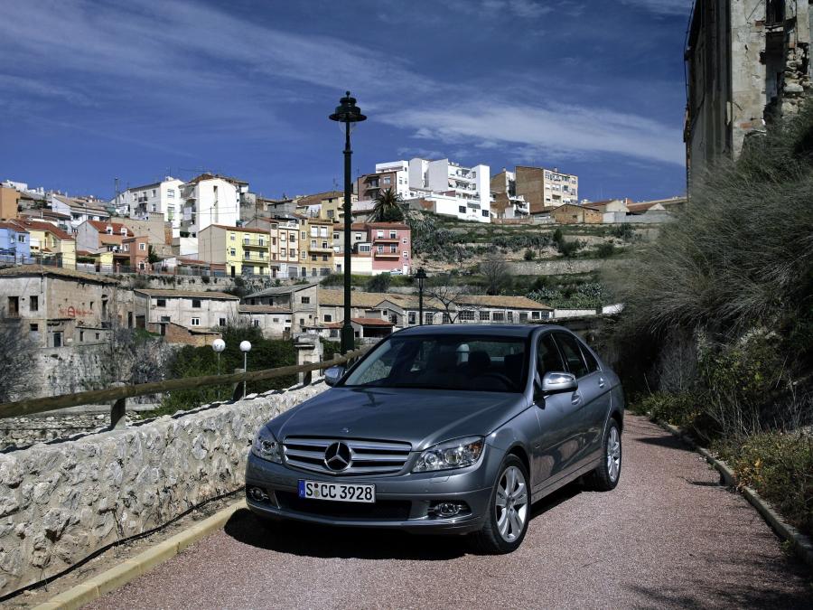  Mercedes-Benz C350 2007 года  (фото 8 из 25)